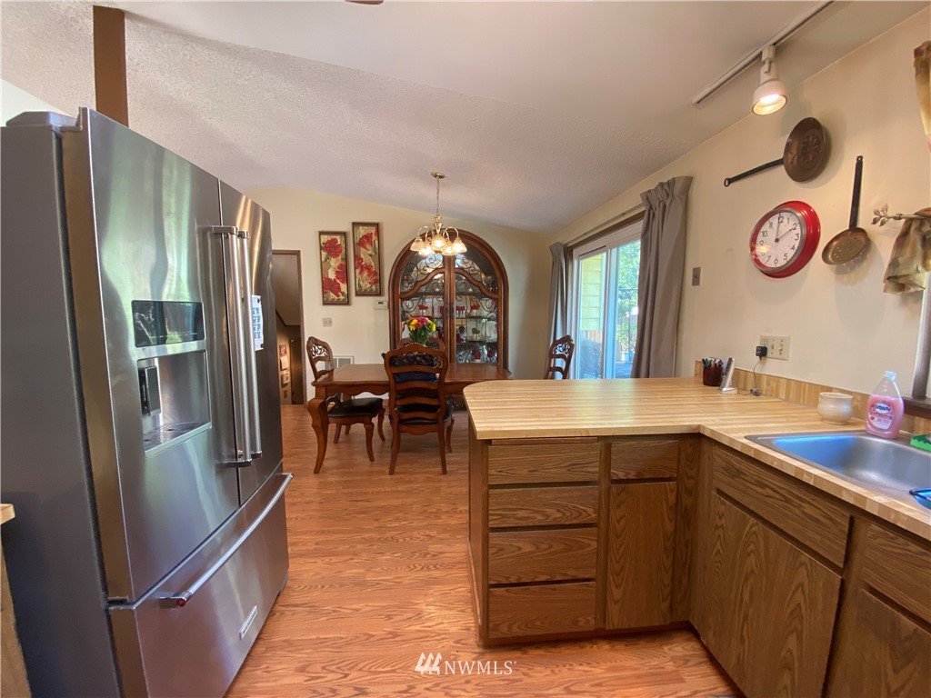 4126 Southeast 4th Street Renton, WA 98059 - Photo 9 of 23