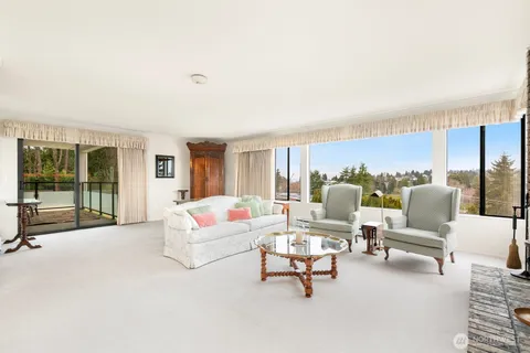 $887,500 | 3113 West Harley Street, Unit 3115, Seattle, WA 98199