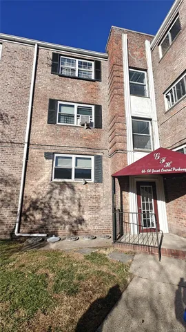 $2,000 | 66-04 Grand Central Parkway | Forest Hills