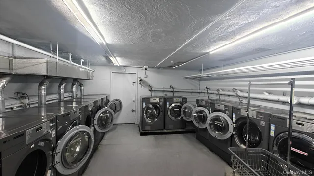 $2,000 | 66-04 Grand Central Parkway | Forest Hills