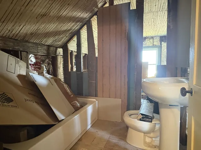 $625,000 | 91 Allen Road, Grand Isle, VT 05458