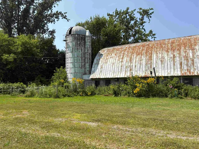 $625,000 | 91 Allen Road, Grand Isle, VT 05458