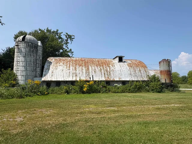 $625,000 | 91 Allen Road, Grand Isle, VT 05458