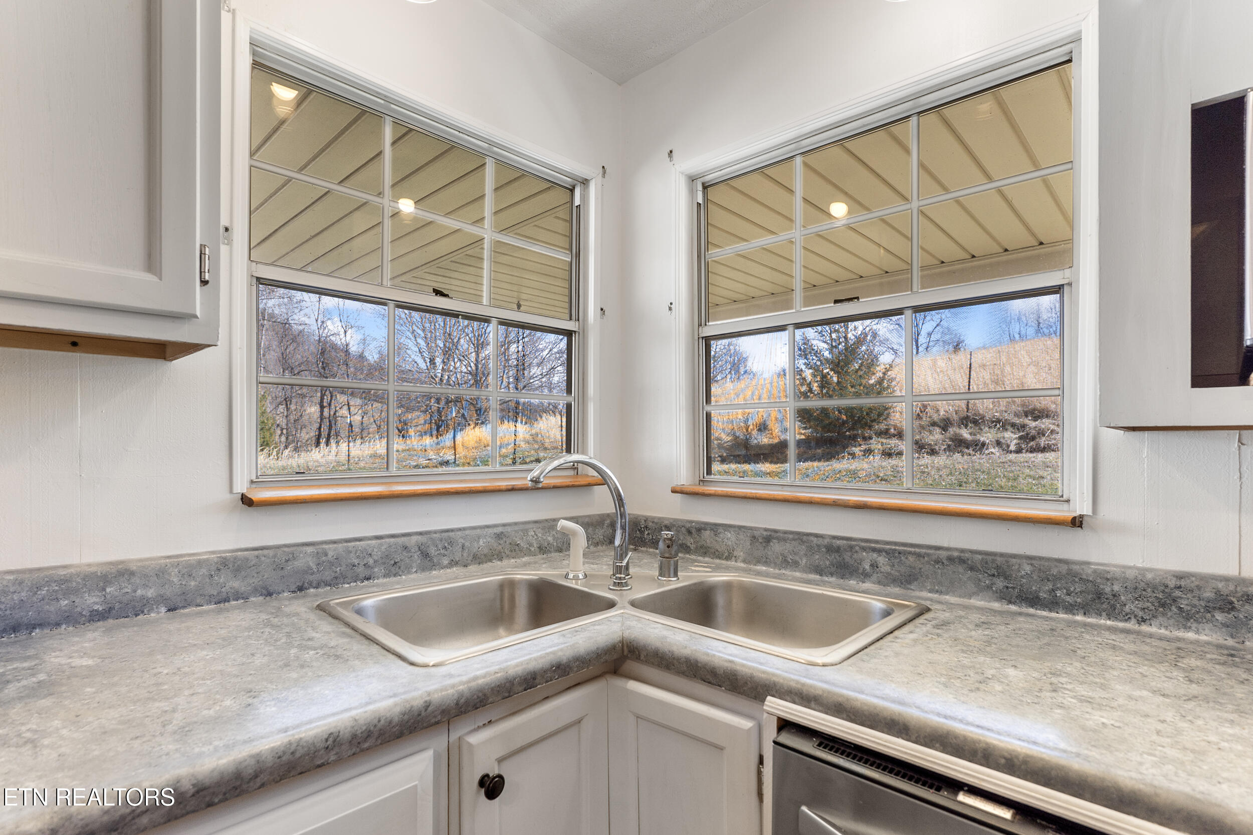 1577 Alton Road Sneedville, TN 37869 - Photo 19 of 56 17_arw03366