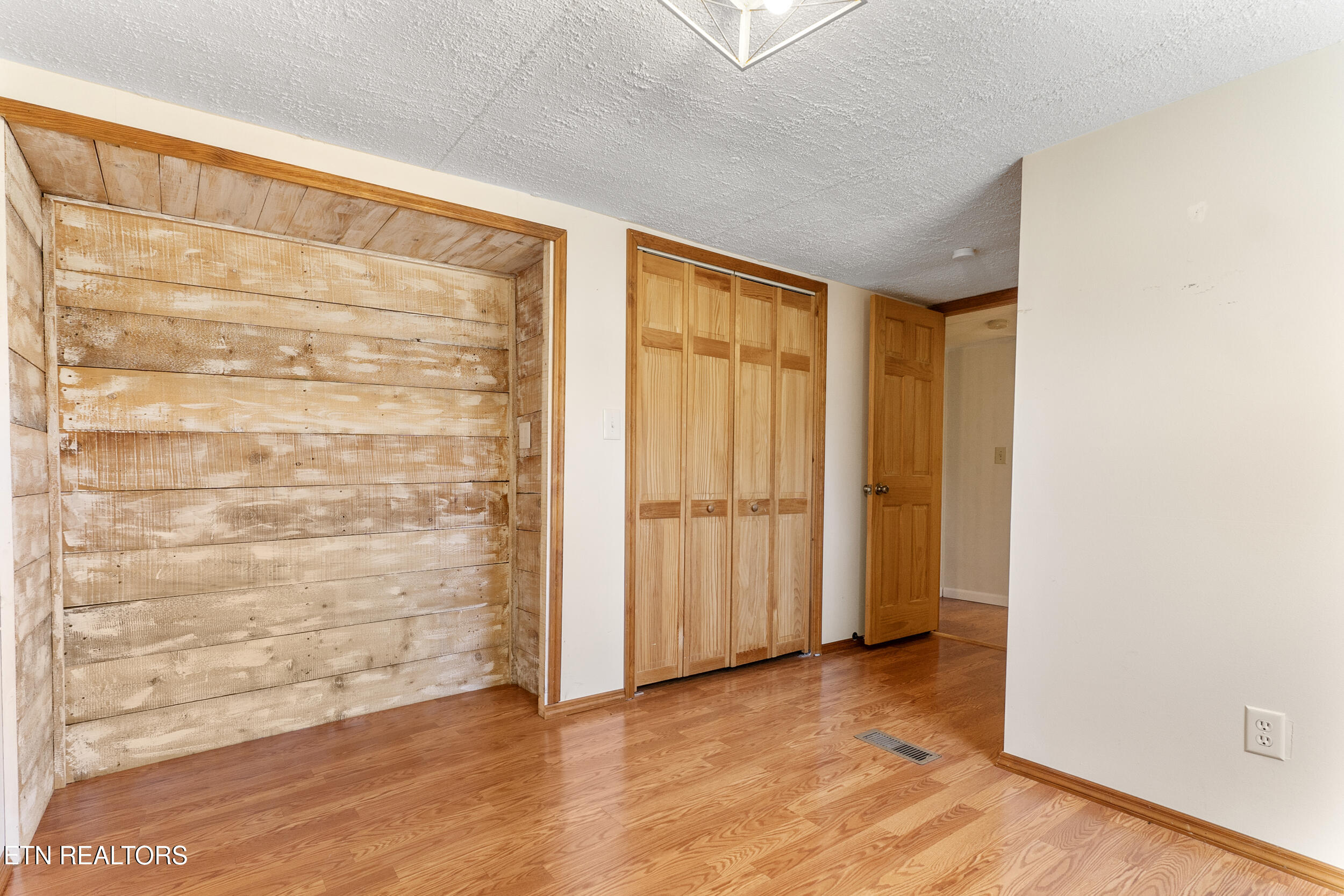 1577 Alton Road Sneedville, TN 37869 - Photo 28 of 56 26_arw03396