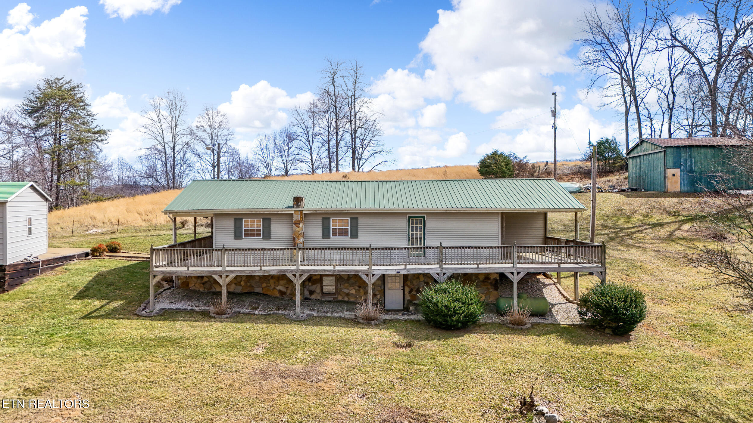 1577 Alton Road Sneedville, TN 37869 - Photo 6 of 56 3_dji_20250301125026_0669_d