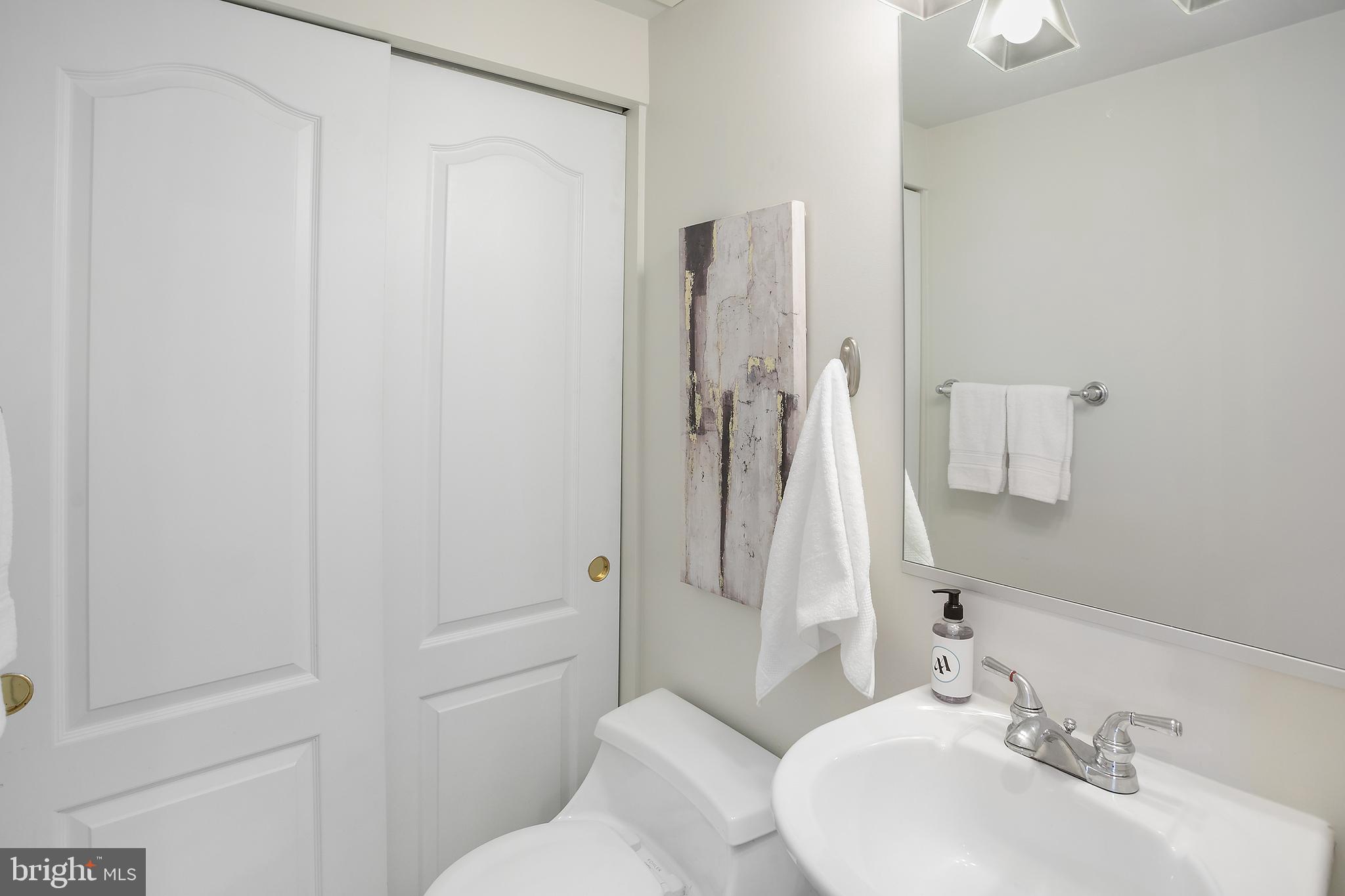 27 Logan Circle Northwest, Unit 5 Washington, DC 20005 - Photo 17 of 35 Half Bath
