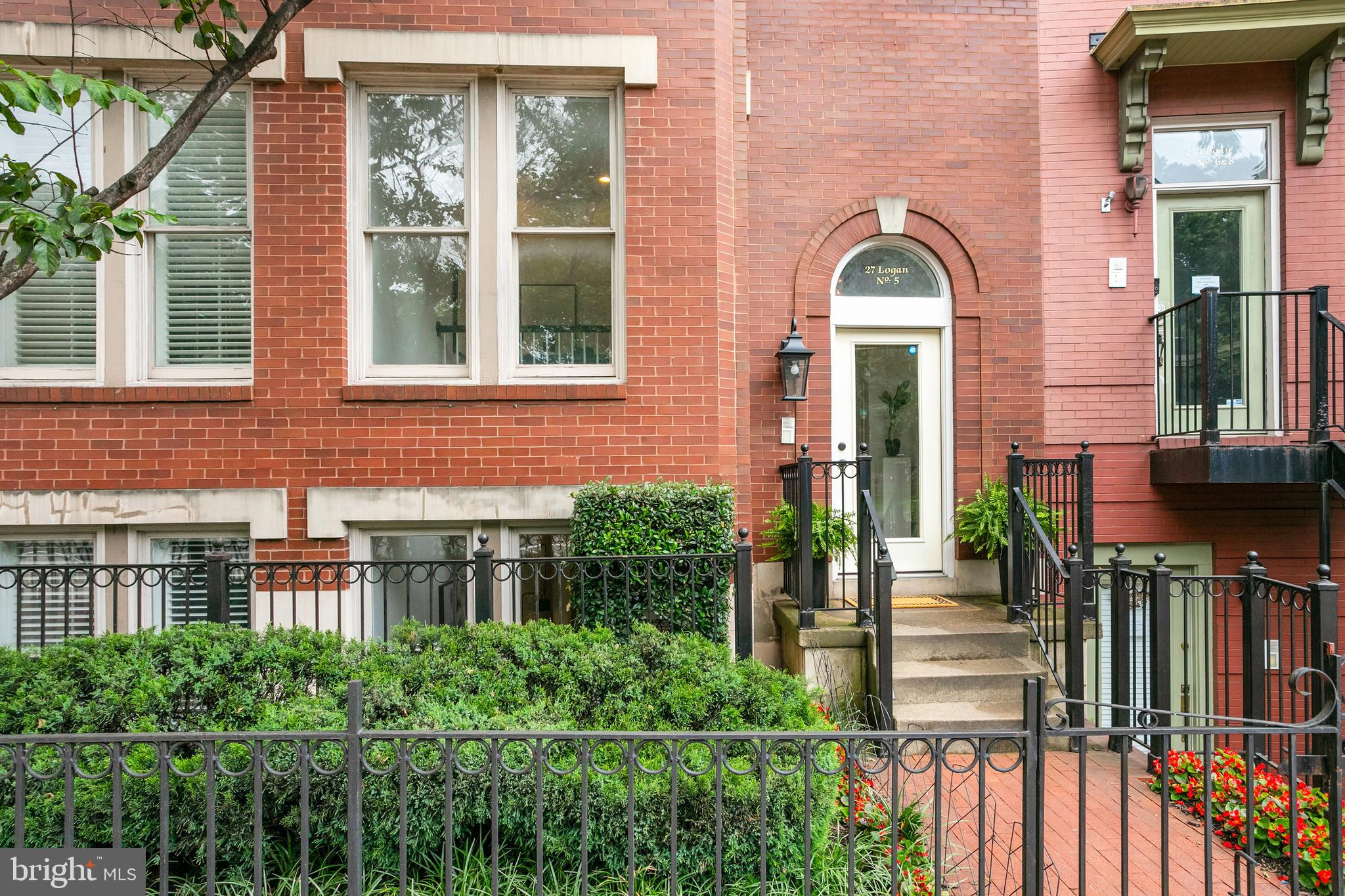 27 Logan Circle Northwest, Unit 5 Washington, DC 20005 - Photo 2 of 35 Facade