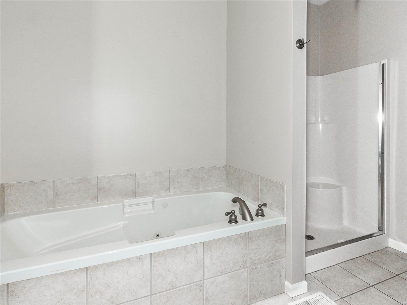105 Southern Ridge Maryville, IL 62062 - Photo 22 of 42 Gallery Image 22