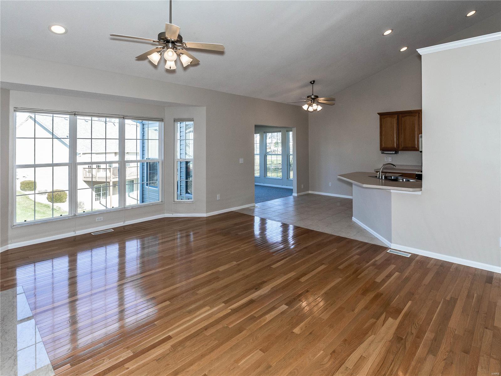 105 Southern Ridge Maryville, IL 62062 - Photo 6 of 42 Gallery Image 6
