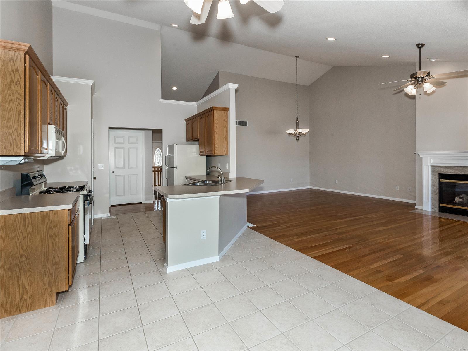 105 Southern Ridge Maryville, IL 62062 - Photo 9 of 42 Gallery Image 9