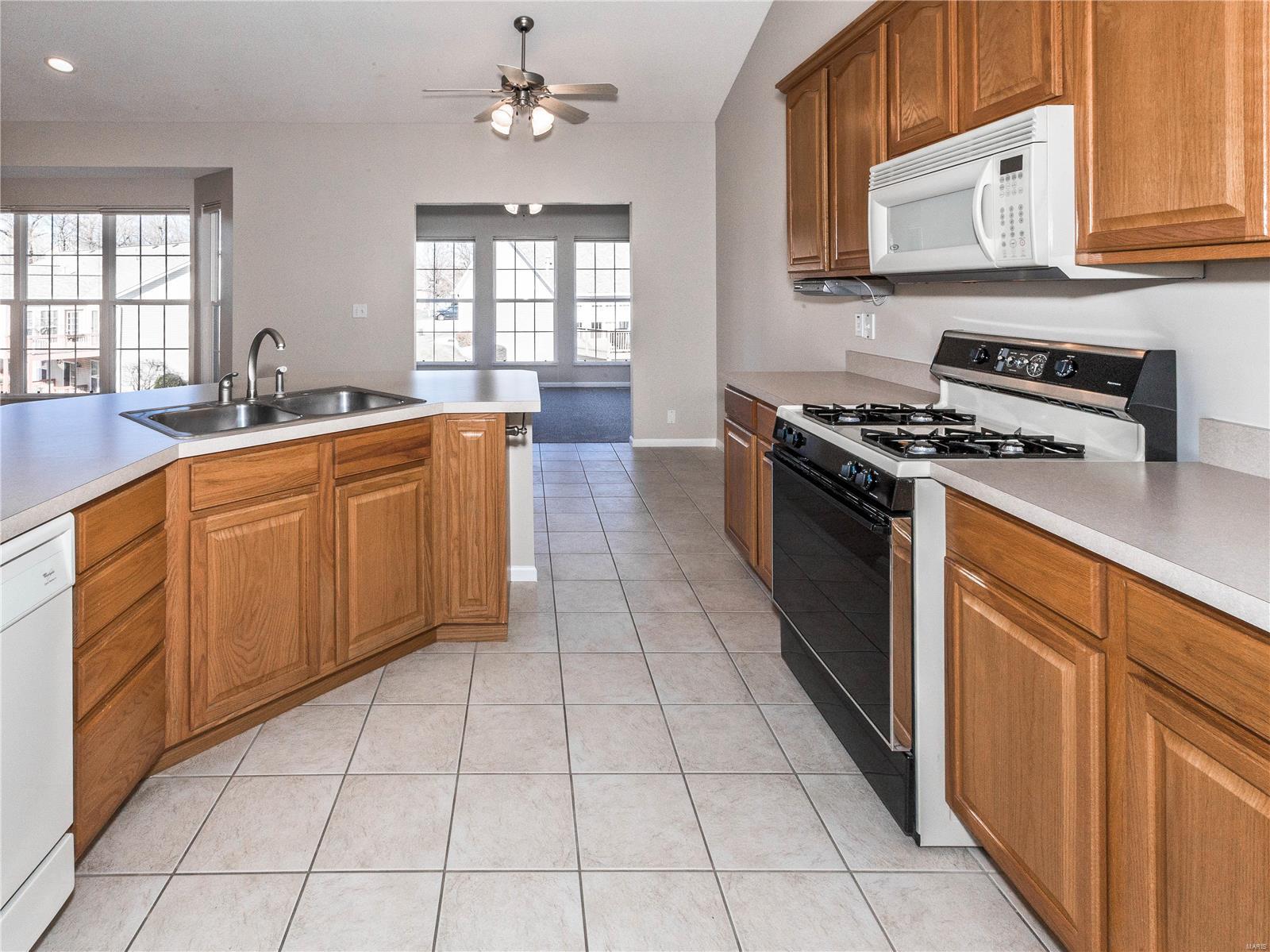 105 Southern Ridge Maryville, IL 62062 - Photo 10 of 42 Gallery Image 10