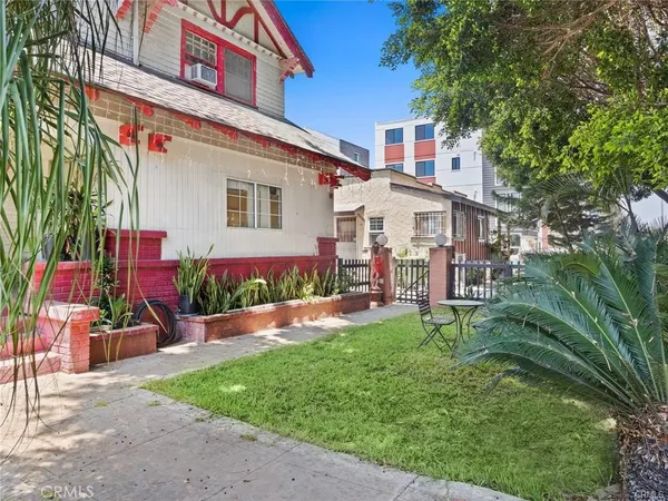 front view of house with a yard