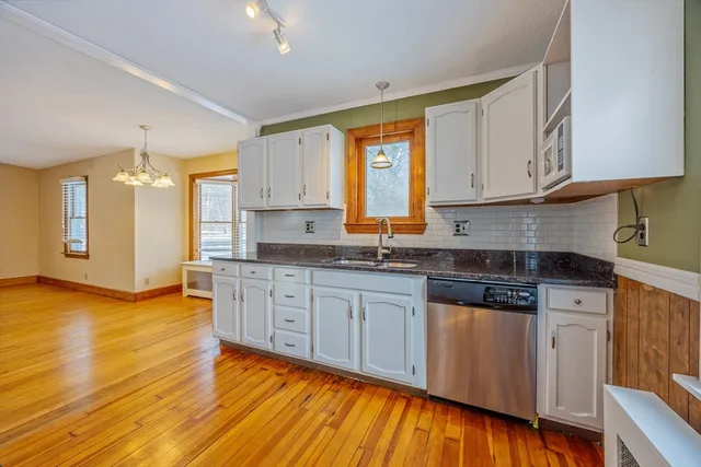 $2,350 | 27 Lathrop Street, South Hadley, MA 01075