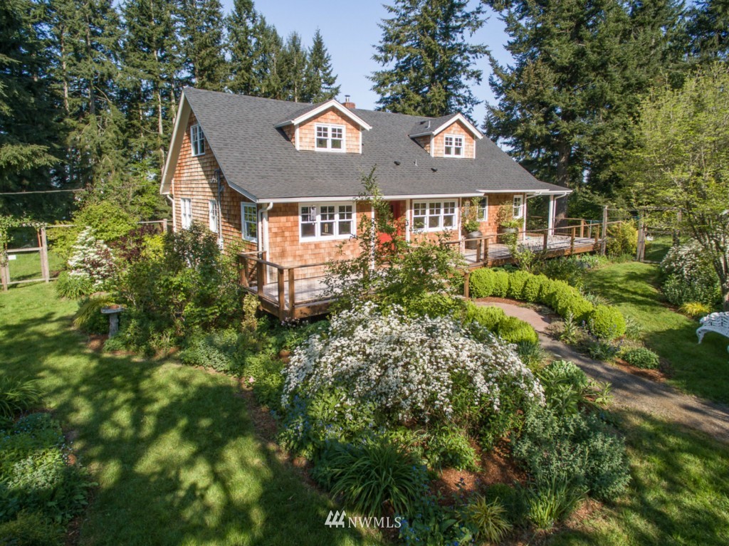 18017 Thorsen Road Southwest Vashon, WA 98070 - Photo 2 of 25