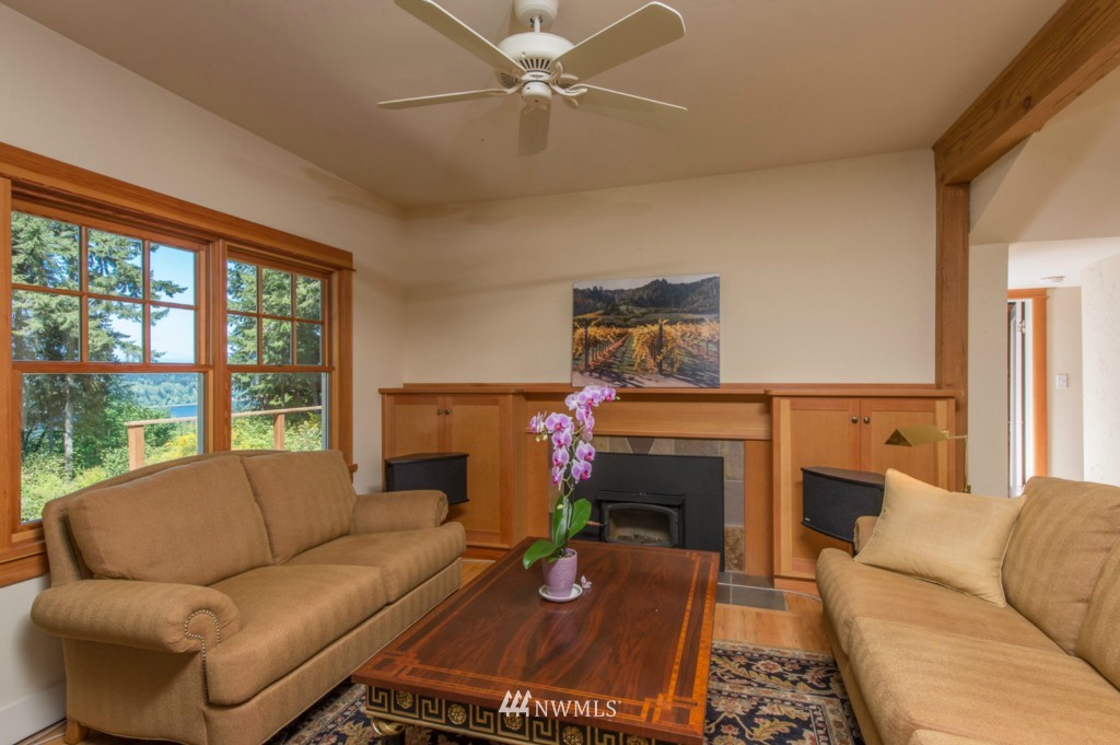 18017 Thorsen Road Southwest Vashon, WA 98070 - Photo 11 of 25