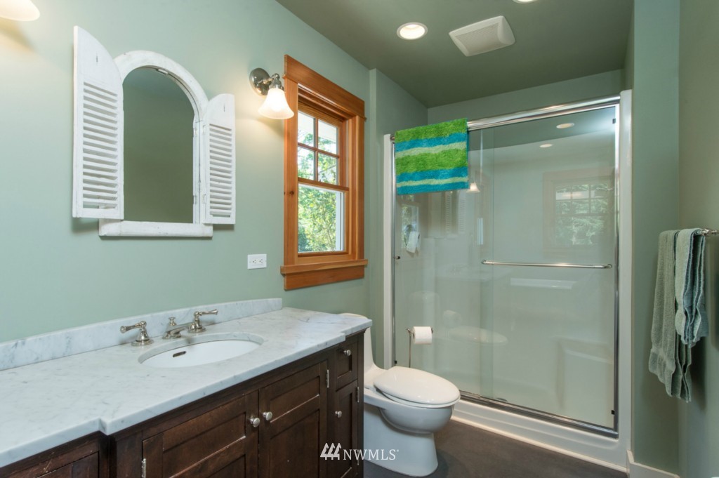 18017 Thorsen Road Southwest Vashon, WA 98070 - Photo 14 of 25