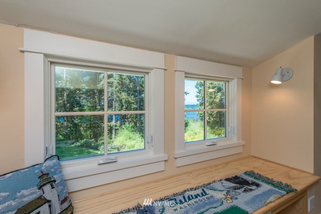 18017 Thorsen Road Southwest Vashon, WA 98070 - Photo 17 of 25