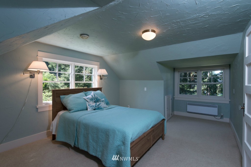 18017 Thorsen Road Southwest Vashon, WA 98070 - Photo 18 of 25