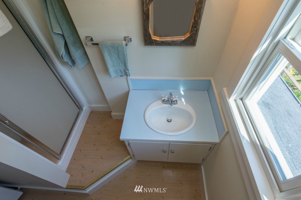 18017 Thorsen Road Southwest Vashon, WA 98070 - Photo 19 of 25