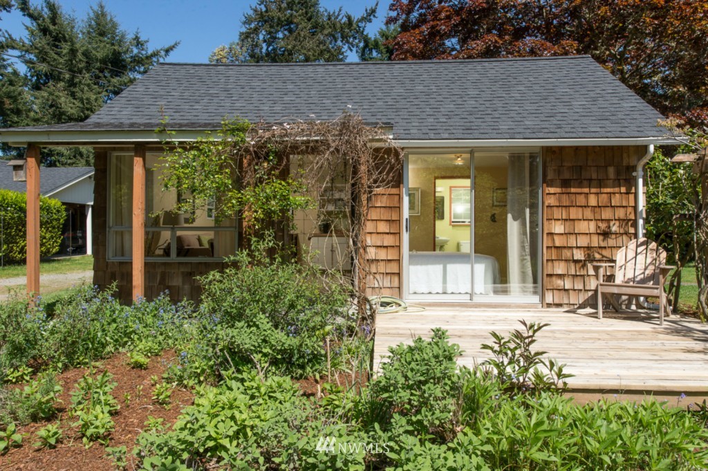 18017 Thorsen Road Southwest Vashon, WA 98070 - Photo 20 of 25