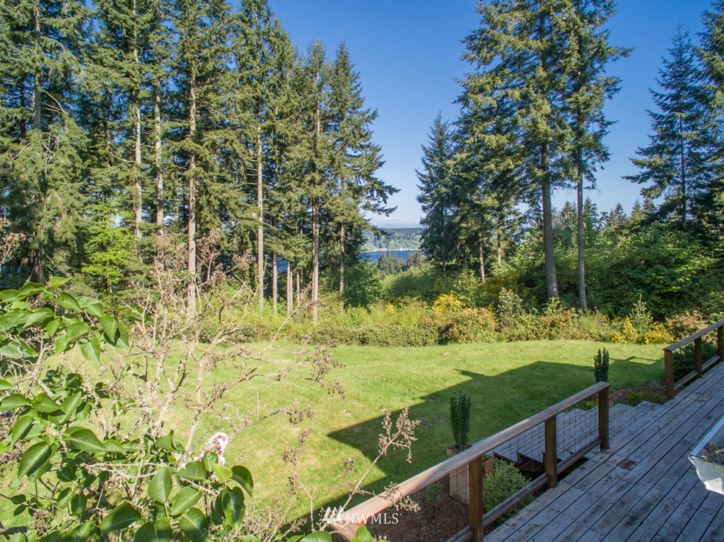 18017 Thorsen Road Southwest Vashon, WA 98070 - Photo 3 of 25