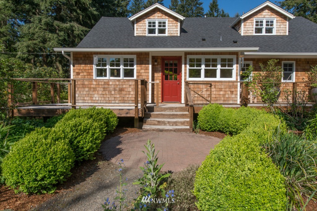18017 Thorsen Road Southwest Vashon, WA 98070 - Photo 4 of 25