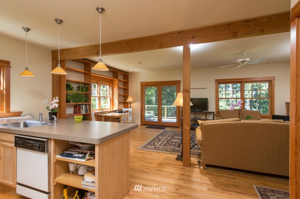 18017 Thorsen Road Southwest Vashon, WA 98070 - Photo 7 of 25