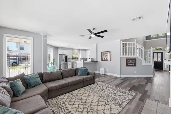 $799,000 | 803 Hidden Creek Lane, Friendswood, TX 77546