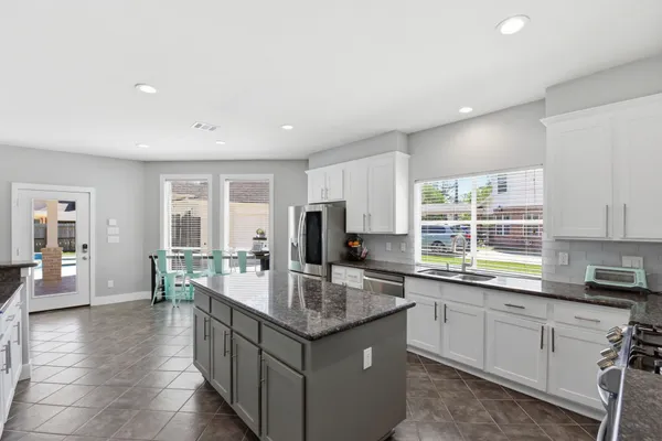 $799,000 | 803 Hidden Creek Lane, Friendswood, TX 77546