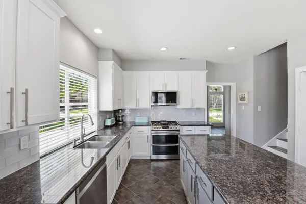 $799,000 | 803 Hidden Creek Lane, Friendswood, TX 77546