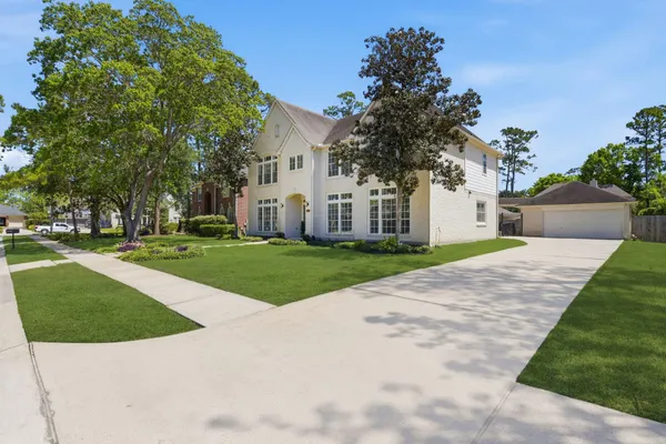 $799,000 | 803 Hidden Creek Lane, Friendswood, TX 77546