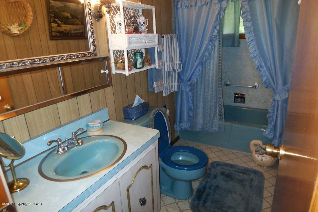 100 5th Street Weatherly, PA 18255 - Photo 9 of 10 Main Bathroom