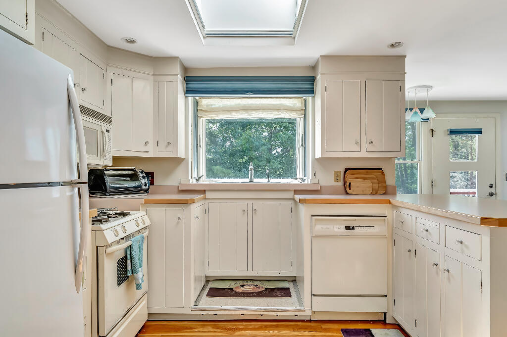 20 West Lewis Point Road Damariscotta, ME 04543 - Photo 19 of 68 18