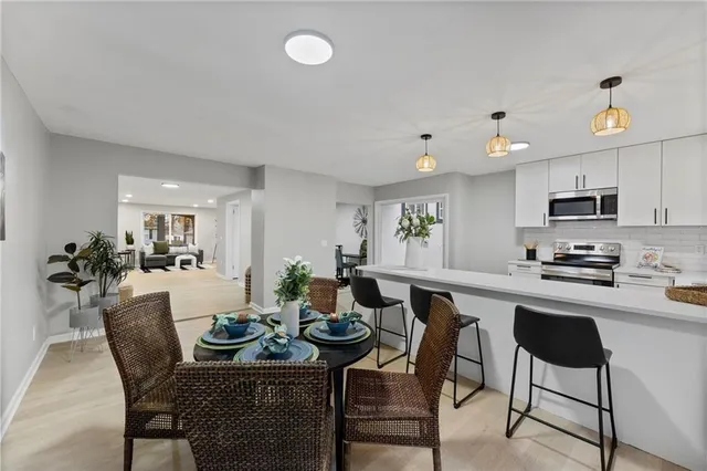 $387,500 | 10206 West 88th Terrace, Overland Park, KS 66212