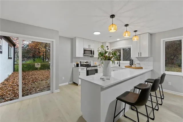 $387,500 | 10206 West 88th Terrace, Overland Park, KS 66212