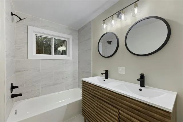 $387,500 | 10206 West 88th Terrace, Overland Park, KS 66212