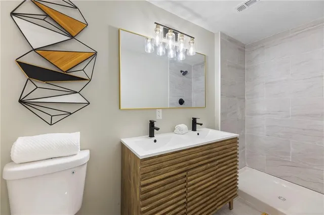 $387,500 | 10206 West 88th Terrace, Overland Park, KS 66212