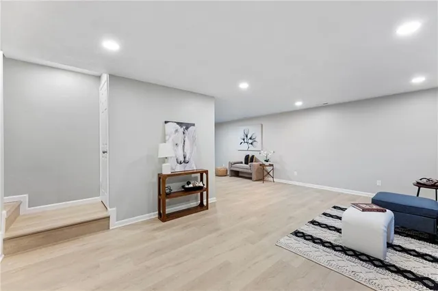 $387,500 | 10206 West 88th Terrace, Overland Park, KS 66212