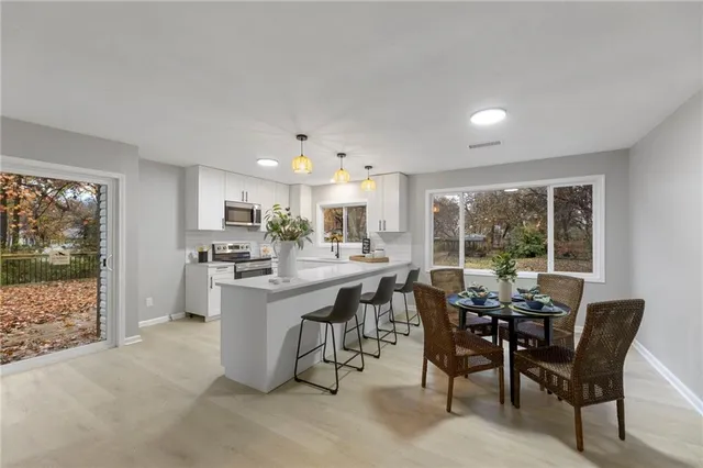 $387,500 | 10206 West 88th Terrace, Overland Park, KS 66212