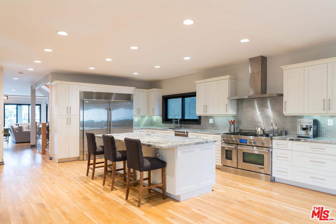 4811 Roma Court Marina del Rey, CA 90292 - Photo 12 of 26