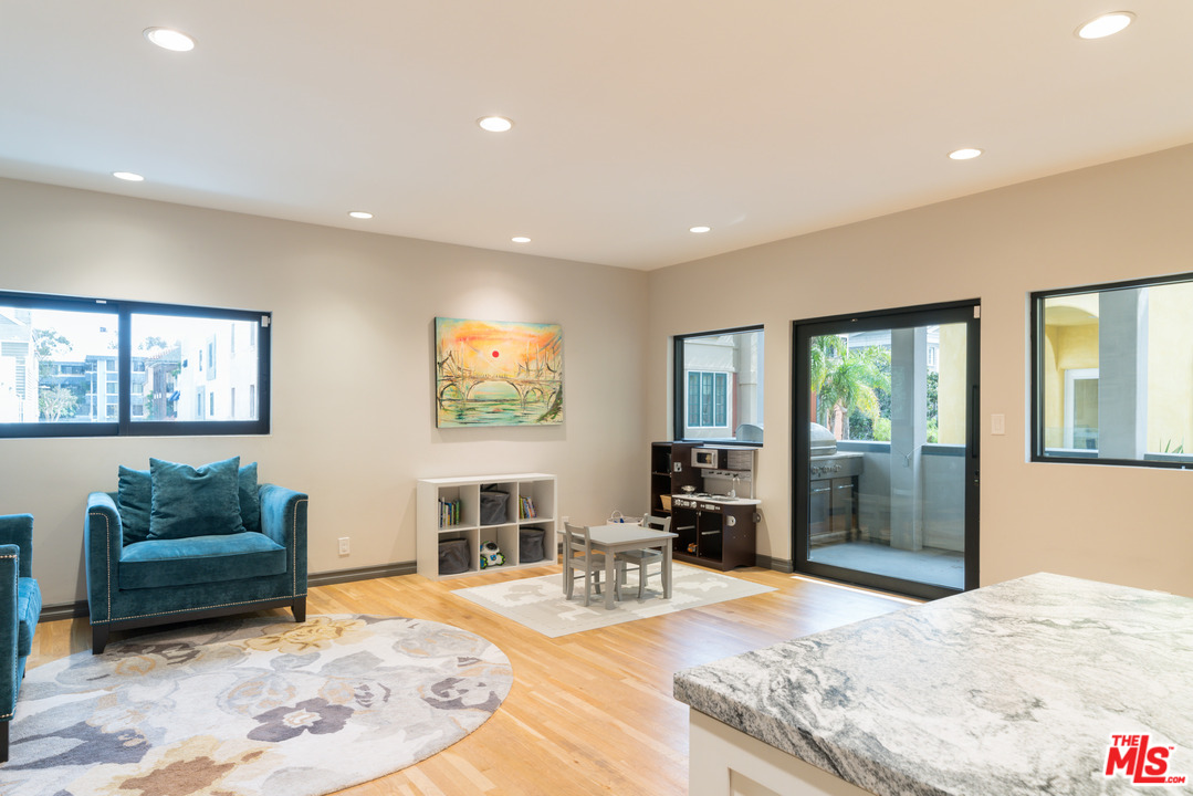 4811 Roma Court Marina del Rey, CA 90292 - Photo 13 of 26