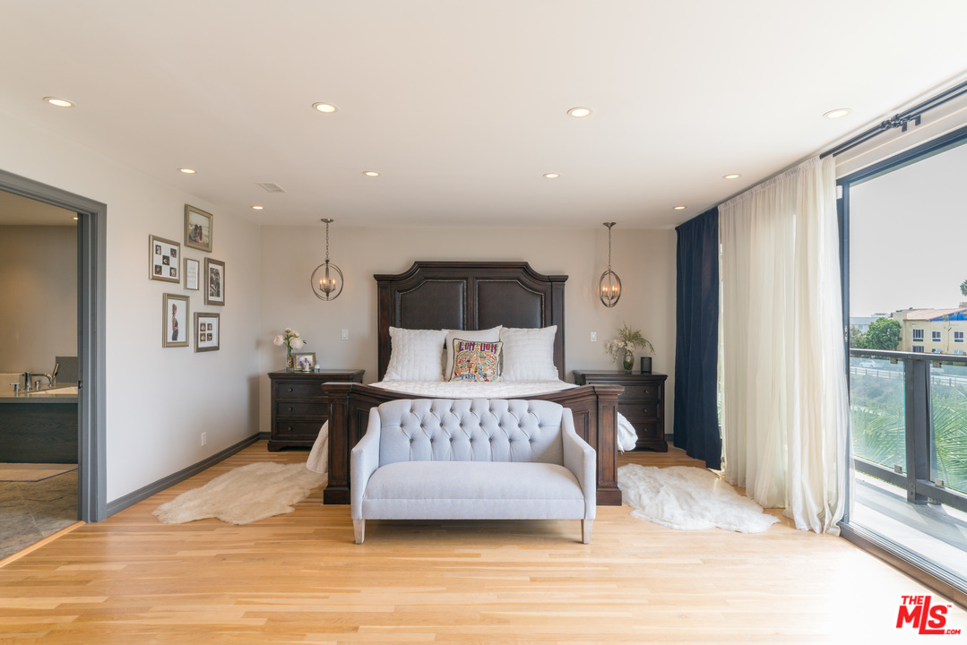 4811 Roma Court Marina del Rey, CA 90292 - Photo 17 of 26