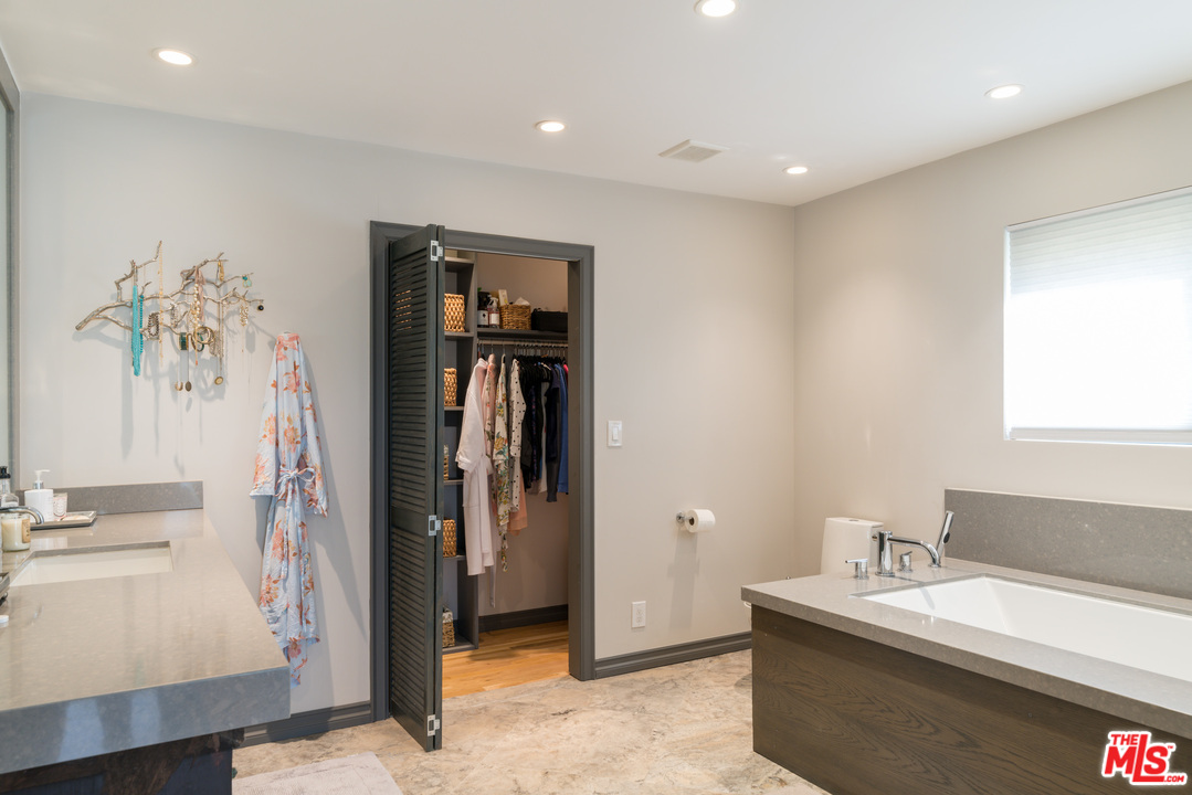 4811 Roma Court Marina del Rey, CA 90292 - Photo 20 of 26