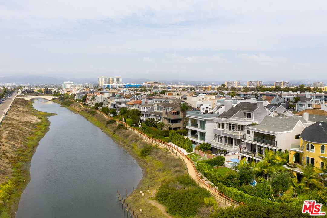 4811 Roma Court Marina del Rey, CA 90292 - Photo 26 of 26