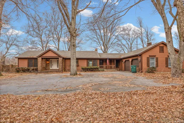 $440,000 | 100 Pineview Lane, Lafayette, IN 47905