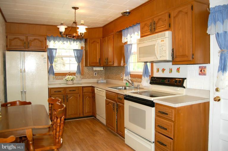 6205 Golden Ring Road Rosedale, MD 21237 - Photo 14 of 26 Kitchen