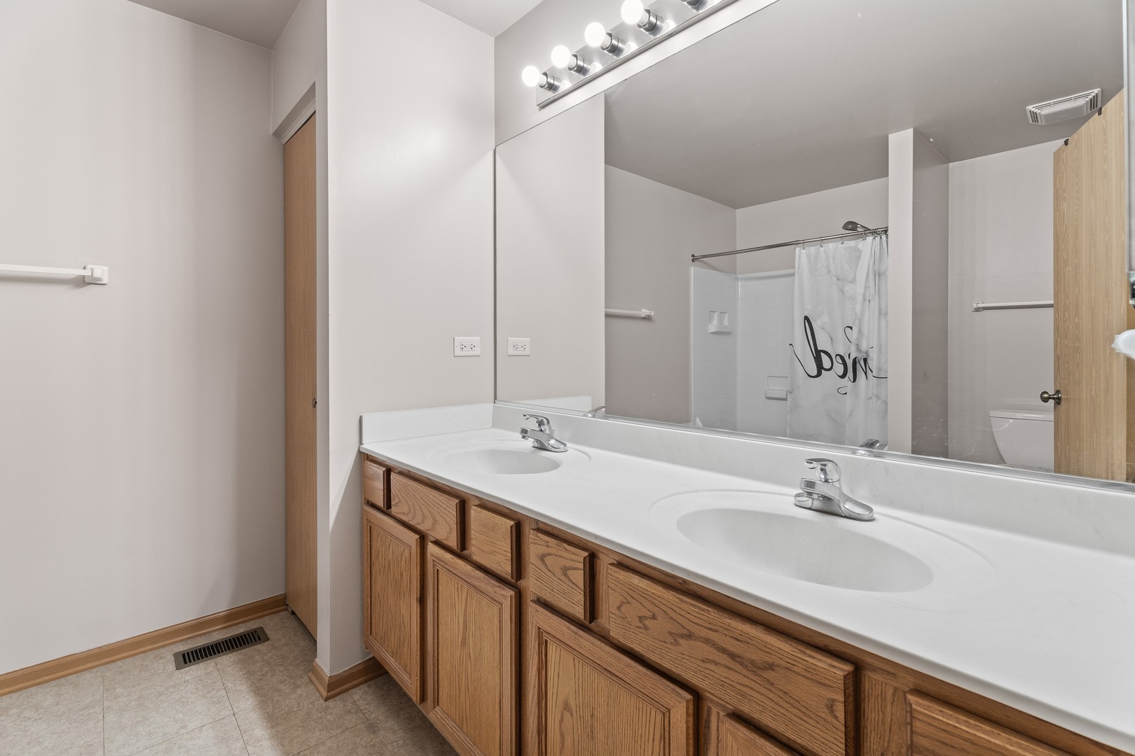 412 Clifton Lane Bolingbrook, IL 60440 - Photo 14 of 29