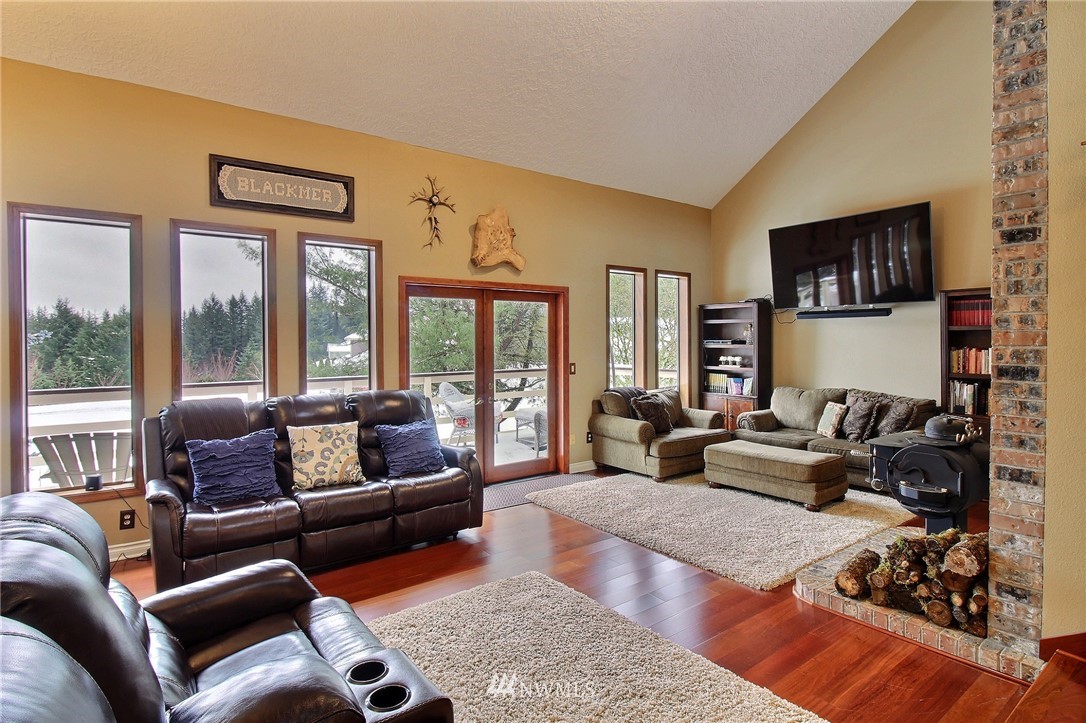 3702 Northeast 288th Road Camas, WA 98607 - Photo 4 of 25 Gallery Image 4