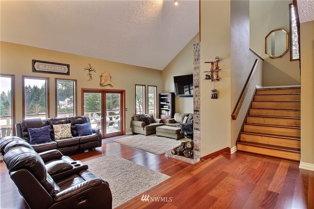 3702 Northeast 288th Road Camas, WA 98607 - Photo 5 of 25 Gallery Image 5